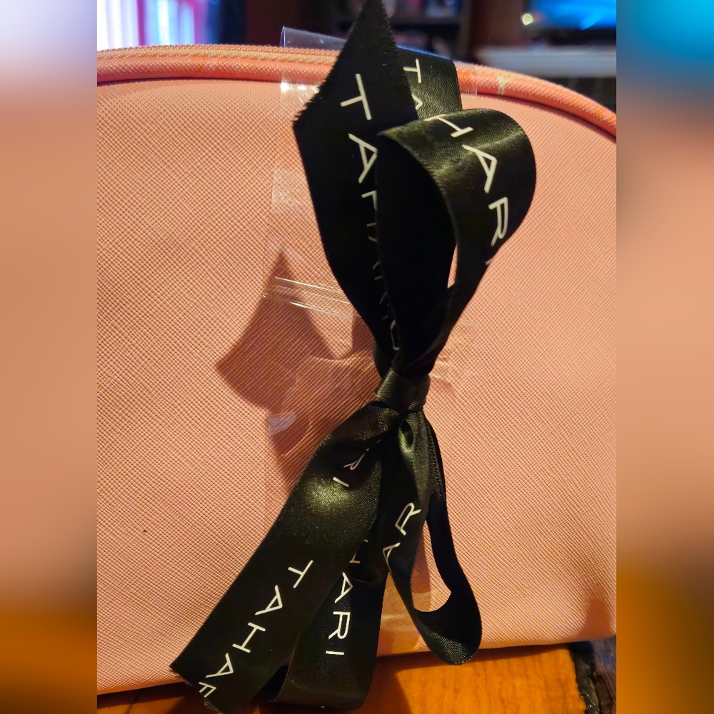 💚 TAHARI Travel Cosmetic Bag  with Bottle - Picture 6 of 6